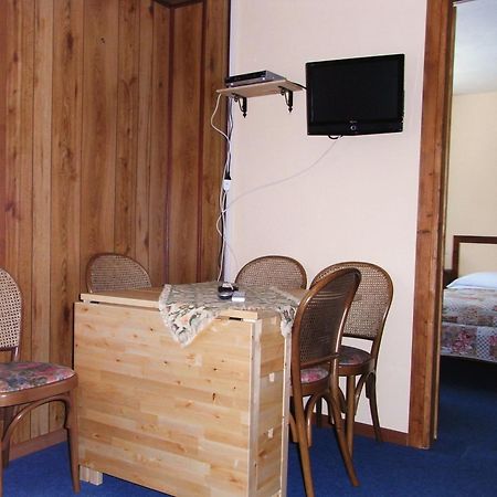 שמפולוק Hotel Genzianella מראה חיצוני תמונה