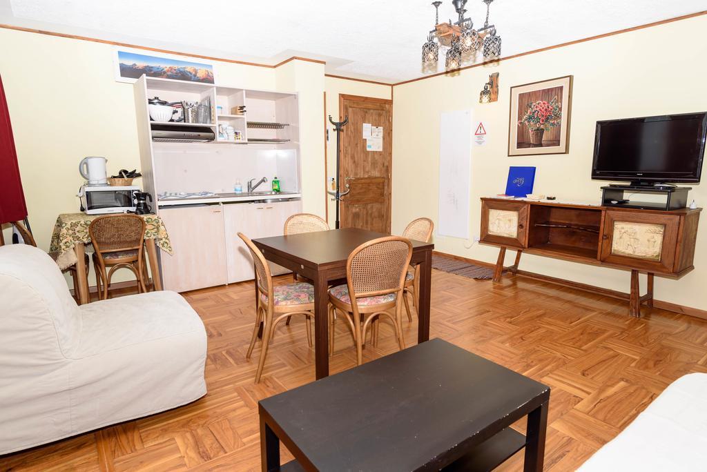 שמפולוק Hotel Genzianella מראה חיצוני תמונה