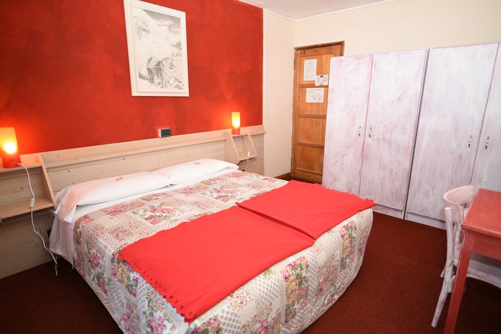 שמפולוק Hotel Genzianella מראה חיצוני תמונה