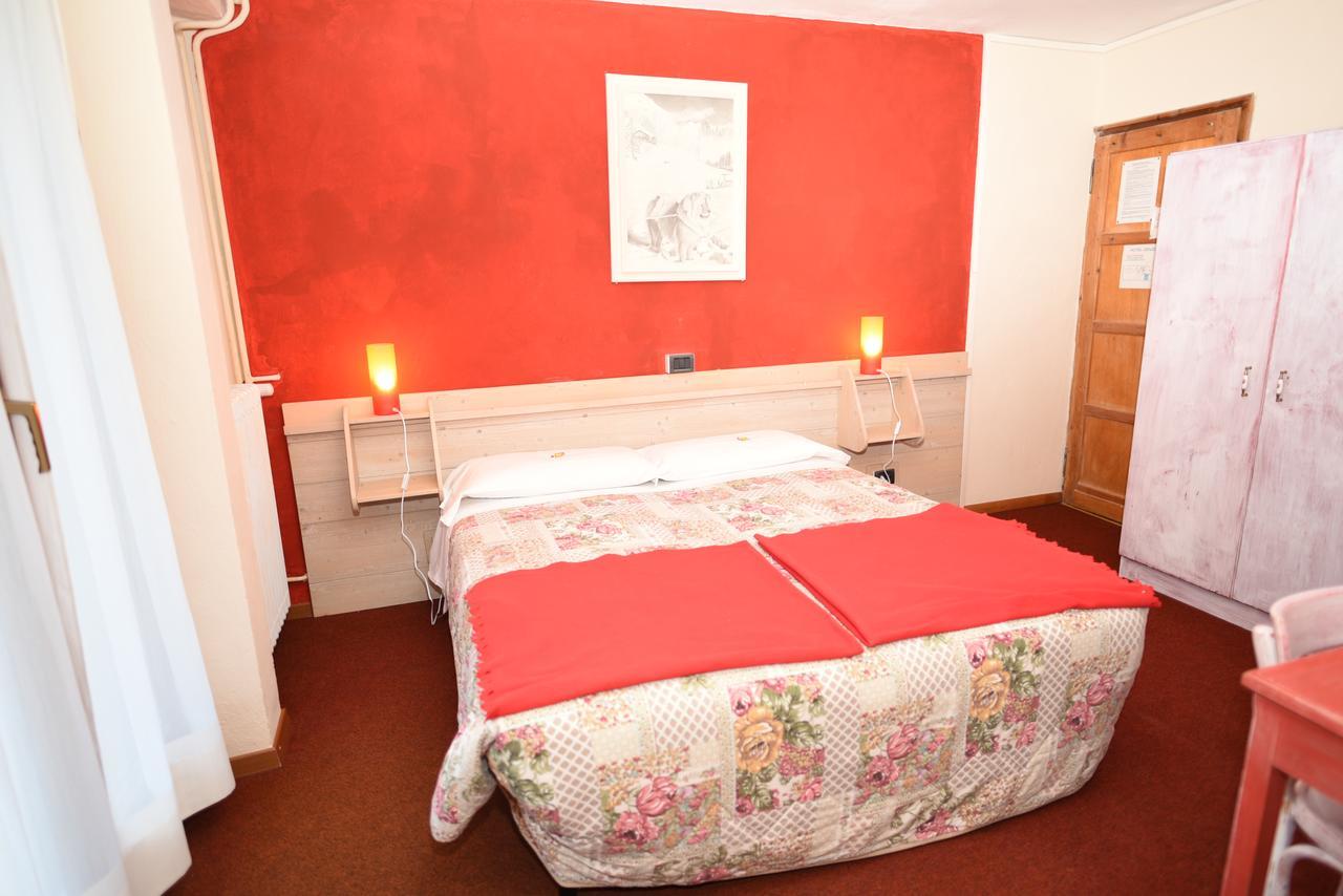 שמפולוק Hotel Genzianella מראה חיצוני תמונה